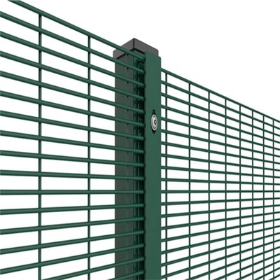 Heet Ondergedompeld Gegalvaniseerd 358 Gelast Hoog Mesh Security Fence Anti Corrosion 2.4m
